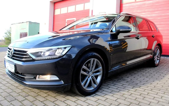 Volkswagen Passat cena 81900 przebieg: 164000, rok produkcji 2019 z Legnica małe 742